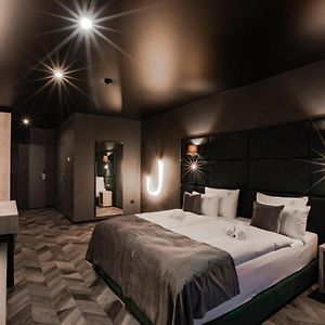 Junior Suite Mountain View